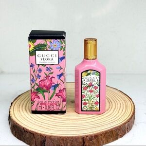 Gucci Flora Gorgeous Gardenia Eau de Parfum - Pink and Gold
